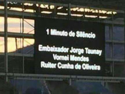 Ruiter Cunha &eacute; homenageado em duelo entre Botafogo e Fluminense