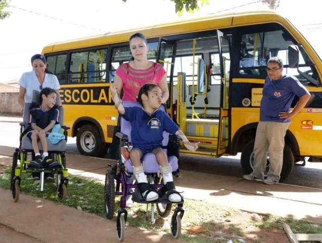 Frota de ve&iacute;culos adaptados garante acessibilidade a 79 cadeirantes da Reme
