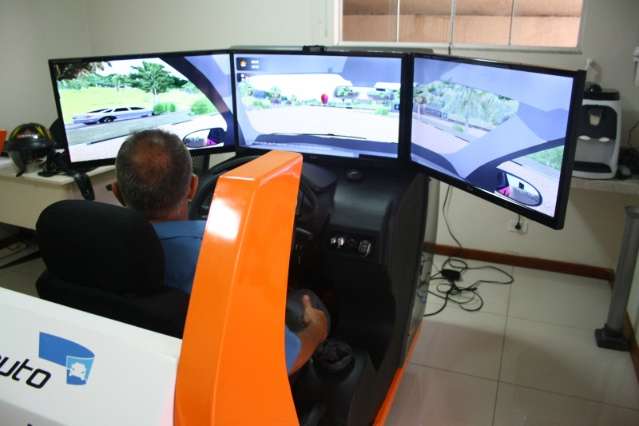 Contran recua e volta a obrigar simulador para tirar CNH em dezembro