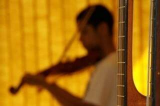 Para as aulas de violino o aluno terá que levar seu próprio instrumento. (Foto:Divulgação)