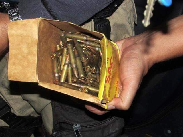 Mais de 1,5 tonelada de maconha &eacute; encontrada escondida em carga de sucata 