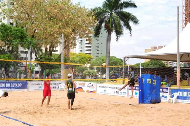 Nove duplas se classificam no Estadual de V&ocirc;lei de Praia