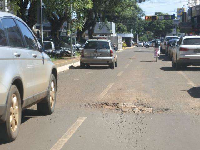 Prefeitura dispensa licita&ccedil;&atilde;o e destina R$ 773 mil para tapar buracos