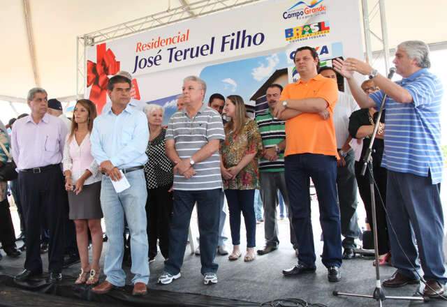  Delc&iacute;dio destaca que s&oacute; parcerias podem acabar com favelas em MS