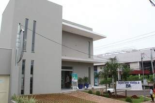Prédio da Mega Base, na rua Alagoas, esquina com Rua da Paz.