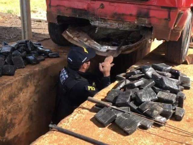 PRF encontra 157 quilos de maconha sob lataria de ve&iacute;culo que seguia para SP 