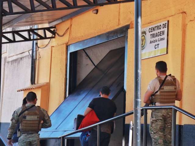 Guarda &eacute; levado para pres&iacute;dio 4 dias ap&oacute;s &ldquo;suplicar&rdquo; por transfer&ecirc;ncia