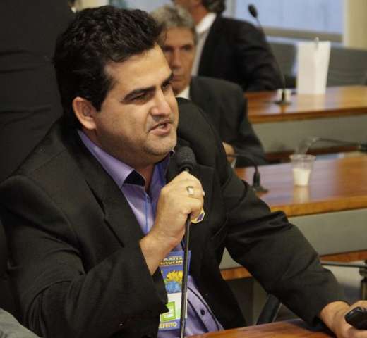 Prefeito &eacute; acusado de coagir policiais para  livrar "conhecido" de flagrante