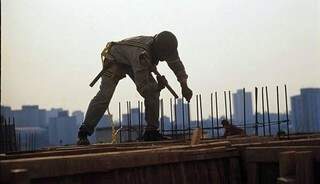 Setor da construção civil perdeu 387 postos de trabalho. (Foto: Indústria Hoje/Divulgação)