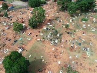 Imagens áreas de cemitério Cruzeiro feitas por drone (Foto: Divulgação Polícia Municipal)