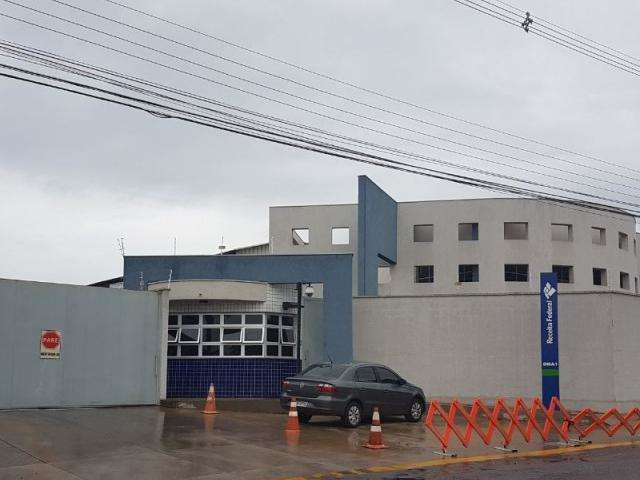 Inc&ecirc;ndio destr&oacute;i pelo menos seis carretas em p&aacute;tio da Receita Federal 