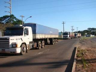 Três carretas apreendidas na manhã de hoje em Itaquiraí.