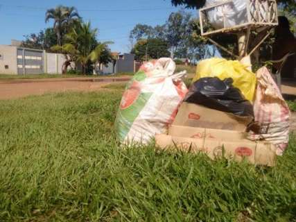 Moradores do Nova Campo Grande reclamam da falta de coleta de lixo