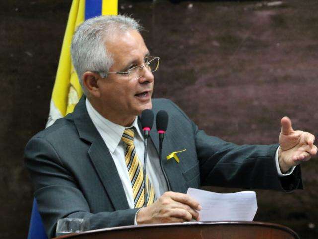 Campe&atilde;o em di&aacute;rias, vereador cita reuni&otilde;es e semin&aacute;rios para explicar gastos