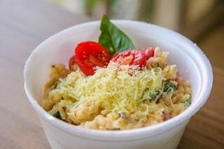 Risoto caprese com tomate cereja e manjericão (Foto: Fernando Antunes)