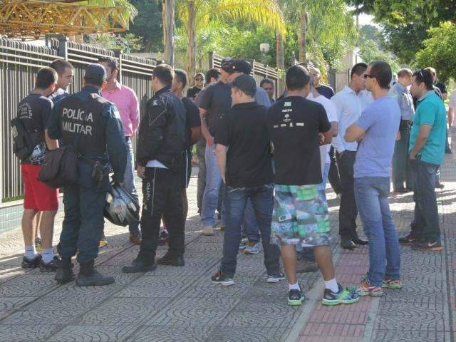 Justi&ccedil;a condena 4 policiais por agress&atilde;o a adolescente em abordagem