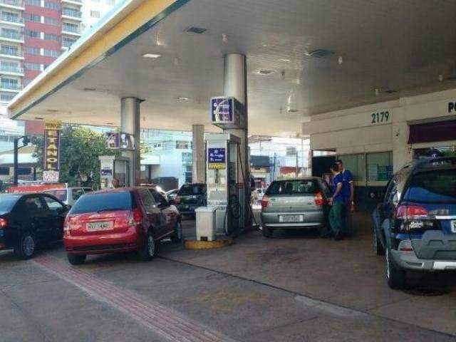 Pre&ccedil;o da gasolina sobe quase 3 centavos em MS; interior puxa valor m&eacute;dio