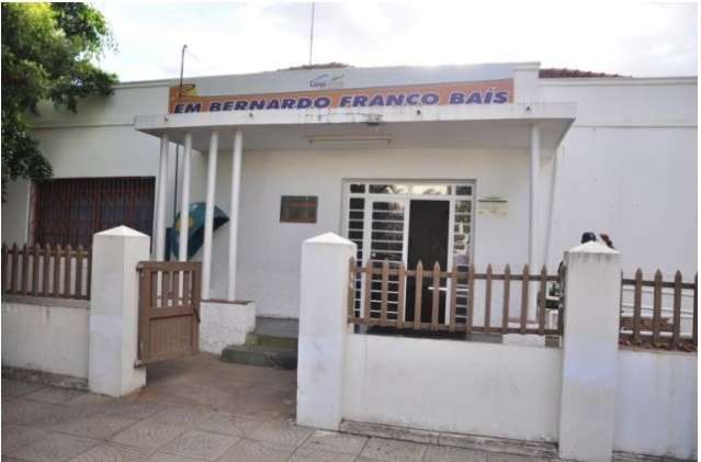 Menina que furou o olho em escola at&eacute; hoje n&atilde;o recebeu aux&iacute;lio da prefeitura