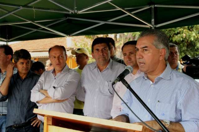 Reinaldo entrega  pavimenta&ccedil;&atilde;o da MS-320  no distrito de Pouso Alto