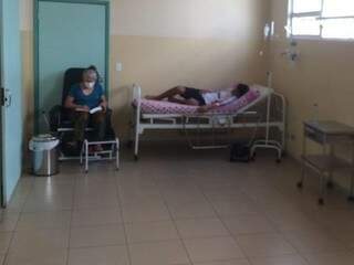 Área foi isolada no posto de saúde para paciente (Foto: Direto das ruas)