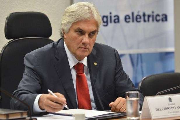Delc&iacute;dio n&atilde;o poder&aacute; falar com banqueiro, assessor e advogado de Cerver&oacute;