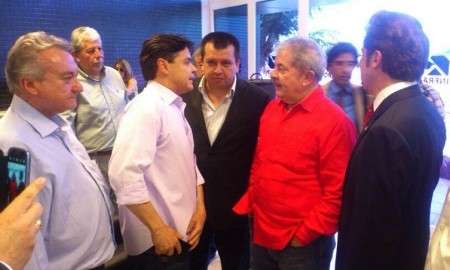 Lula chega a Corumb&aacute;, dribla imprensa e se re&uacute;ne com Delc&iacute;dio