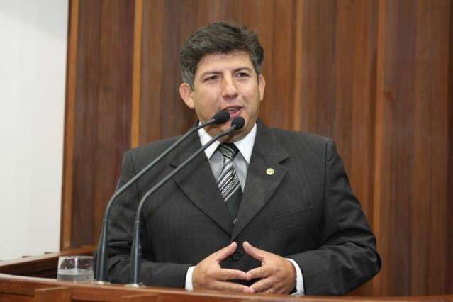 Casamento entre pessoas do mesmo sexo provoca debate na AL