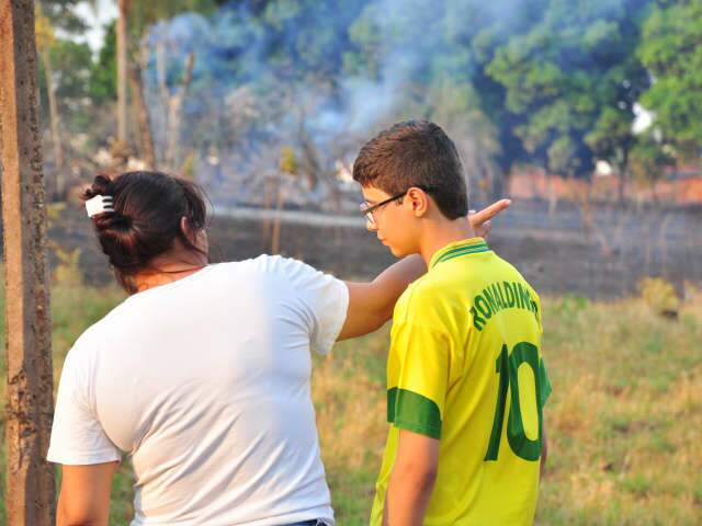  Com umidade em 14% quinta-feira foi de &ldquo;fogo&rdquo; em terrenos baldios 