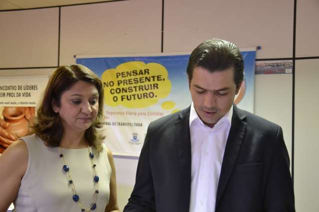 Prefeito pede apoio ao Detran para melhorar o tr&acirc;nsito de Coxim