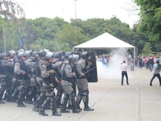 Em dia de vota&ccedil;&atilde;o decisiva, 40 PMs refor&ccedil;am seguran&ccedil;a da Assembleia