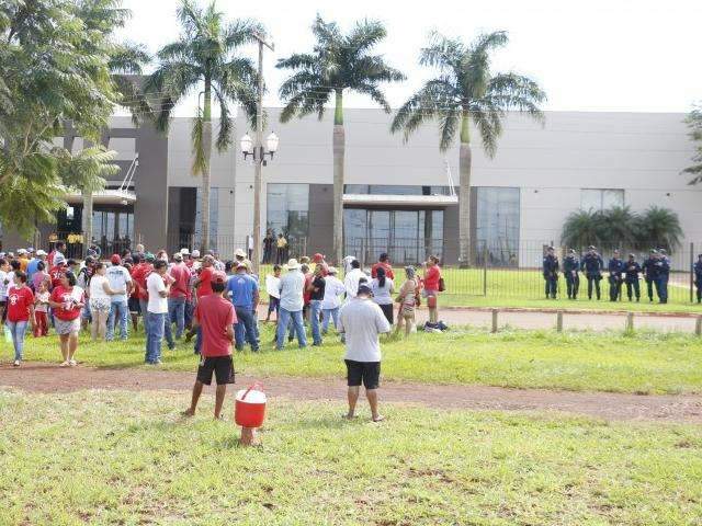 Advogado de Bumlai contesta sem-terra e diz que juiz requisitou policiamento