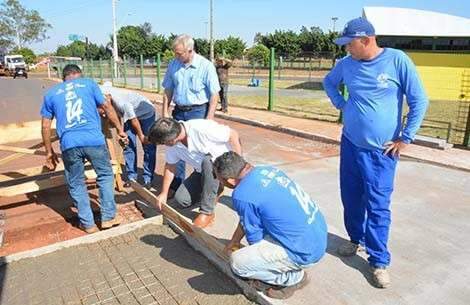 Retirada de cavalete de tr&acirc;nsito provoca confus&atilde;o entre secret&aacute;rio e policiais