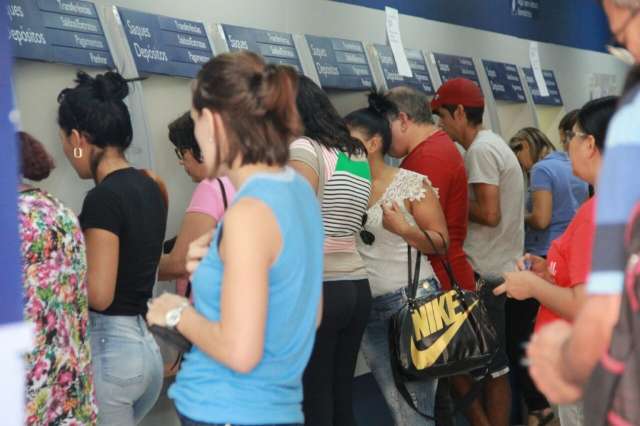 Mesmo com saques do FGTS, &iacute;ndice de inadimpl&ecirc;ncia continua subindo