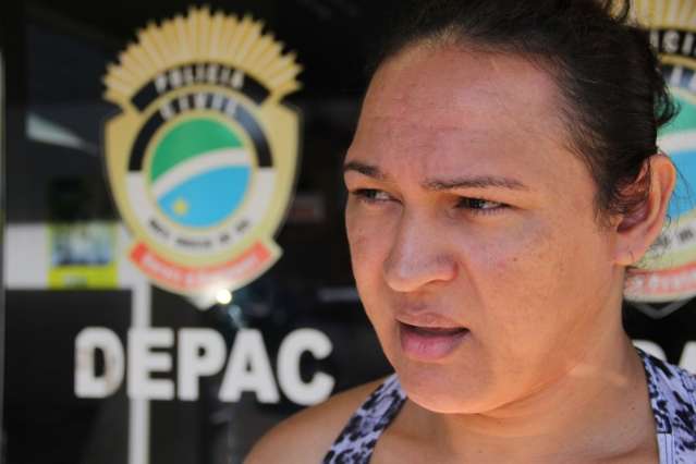 Entidades protestam contra pris&atilde;o de tr&ecirc;s travestis por racismo e desacato