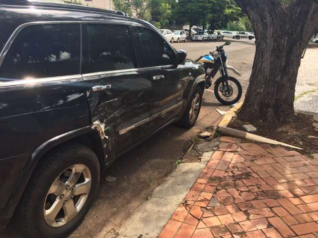 Policial militar fica ferido em acidente com Jeep no Jardim dos Estados