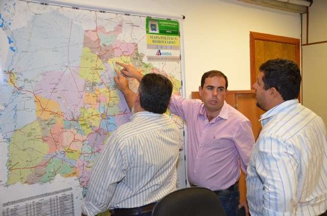 Para economizar, prefeitura reduz hor&aacute;rio de expediente de funcion&aacute;rios