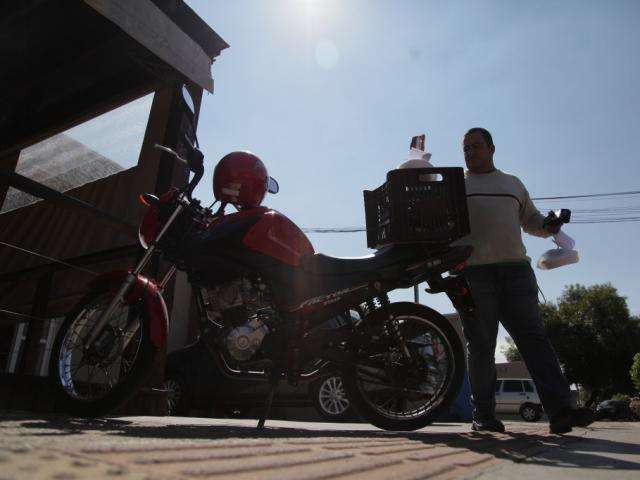 Para n&atilde;o perder clientes, empres&aacute;rios absorvem aumento da gasolina