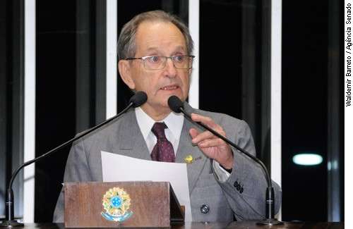 Figueir&oacute; faz primeiro discurso no Senado e promete trabalho independente