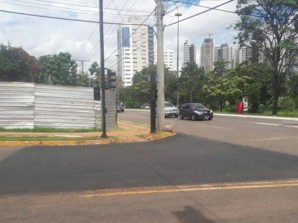 Pontos mais cr&iacute;ticos do asfalto recebem &ldquo;tapa-buraco especial&rdquo;
