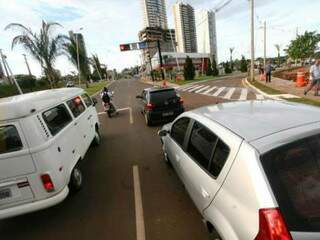 Durante toda a semana, agentes de trânsito vão estar no local, orientando motoristas e pedestres. (Foto: Divulgação)