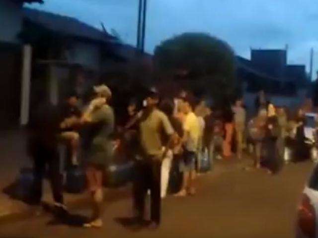 Ap&oacute;s tarde de espera estoque de g&aacute;s em revenda acaba em duas horas