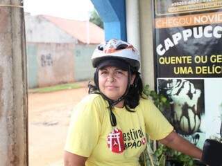 Ana Lúcia pediu para mudar horário de trabalho para evitar ruas escuras (Foto: Paulo Francis)