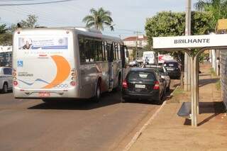 A concorrência adiada prevê corredor exclusivo de ônibus e recapeamento da Rua Brilhante (Foto: Marcos Ermínio)