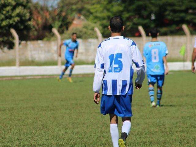 Torneio municipal de futebol amador define hoje equipes finalistas