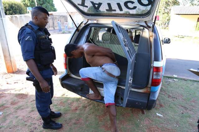 Rapaz tenta furtar casa no Campo Belo e quase &eacute; linchado por vizinhos 