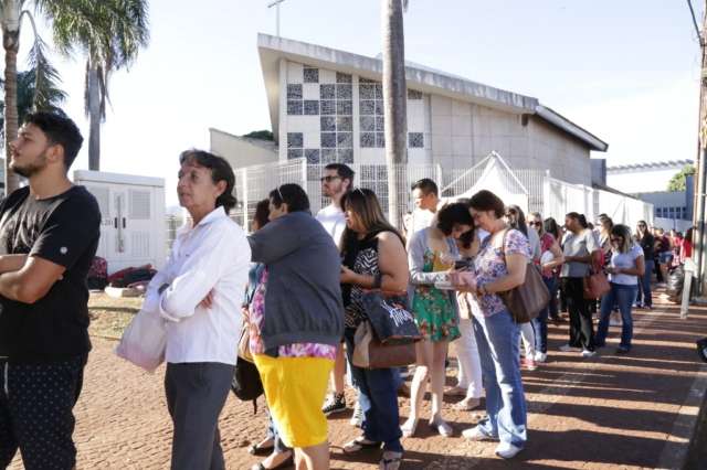 Devota garante que alian&ccedil;a no bolo ajudou a &ldquo;desencalhar&rdquo; os 3 filhos