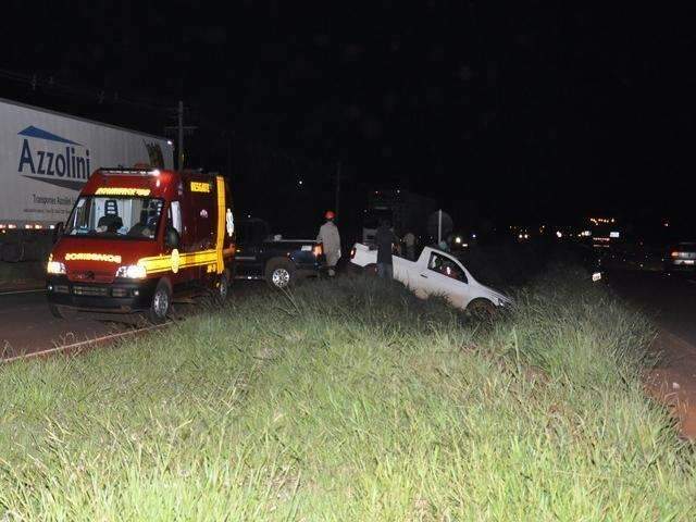 Embriagado, homem perde controle de dire&ccedil;&atilde;o e capota ve&iacute;culo na BR-267