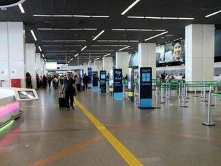 Saguão de aeroporto (Foto: Wilson Dias/Agência Brasil)