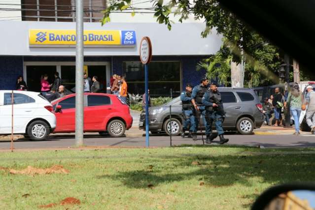 Assalto a banco &eacute; conhecido pela pol&iacute;cia como crime do &lsquo;sapatinho&rsquo;