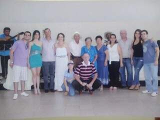 Família de João Mantêga reunida em dia de festa. (Foto: Arquivo Pessoal)